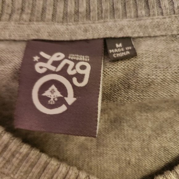 new LRG Raglan V-Neck Pullover Sweater Grey Black Embroidered Giraffe Mens M - Picture 3 of 4